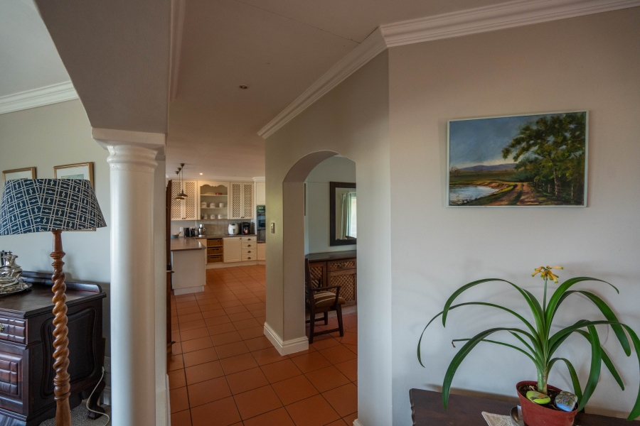 5 Bedroom Property for Sale in Seafield Eastern Cape